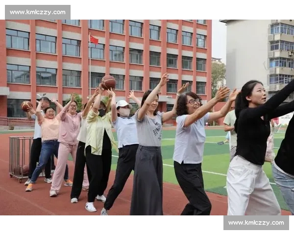 西航二校 U13 女足勇夺区赛冠军！技术与意志铸就青春荣耀